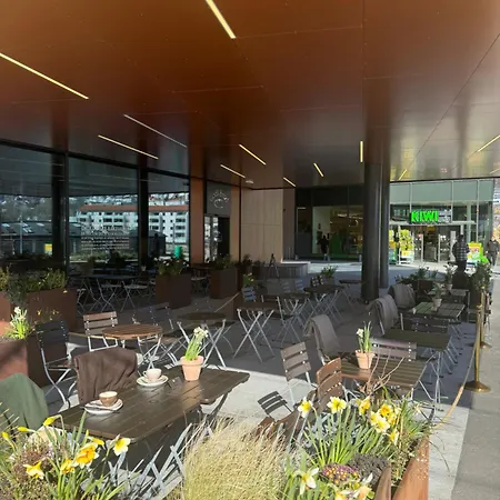 Modern, Brand-new In The Heart Of Appartamento *